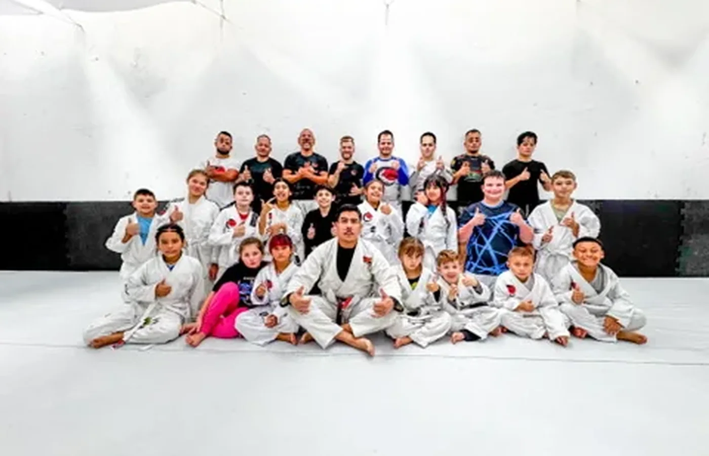Turma da CT Espécime no tatame